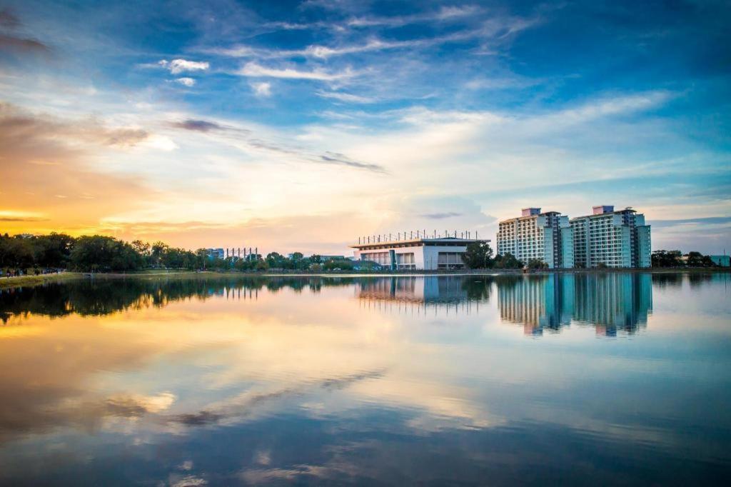 The Color Hotel Hat Yai Exterior photo